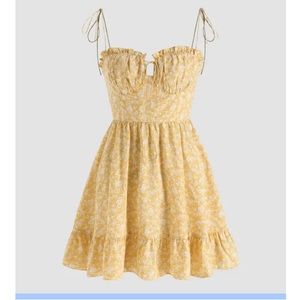 CIDER short yellow floral dress. Size Small.